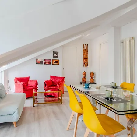 Apartment La Casa Sui Tetti, Airco, Centro, Parcheggio 100 M