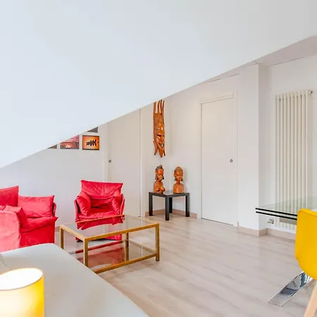 Apartment La Casa Sui Tetti, Airco, Centro, Parcheggio 100 M