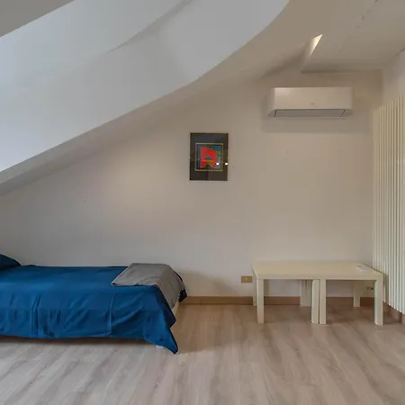 Apartment La Casa Sui Tetti, Airco, Centro, Parcheggio 100 M *