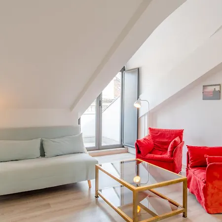 Apartment La Casa Sui Tetti, Airco, Centro, Parcheggio 100 M Turin